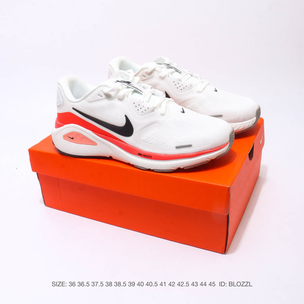 NIKE ZoomStructure 26