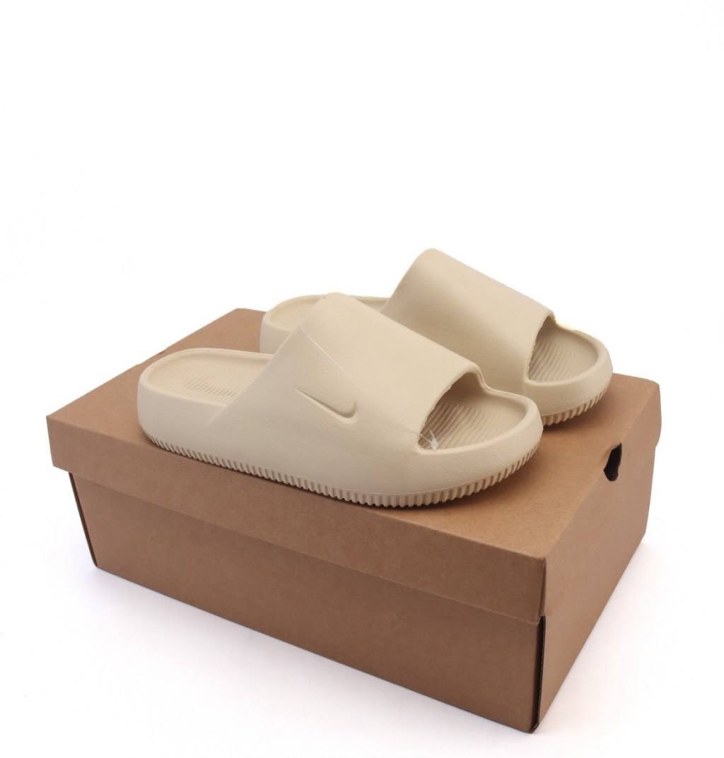 Nike Calm Slide