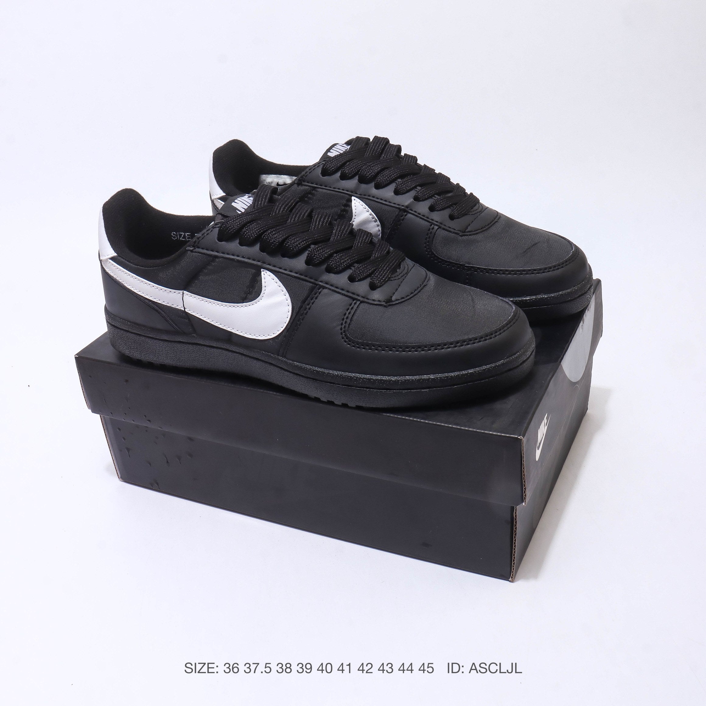 Nike Field General 82