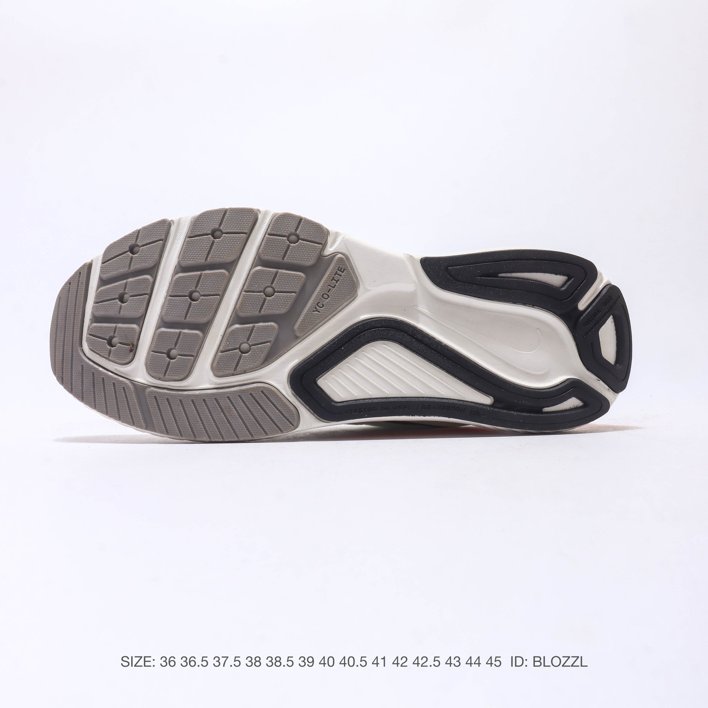 NIKE ZoomStructure 26