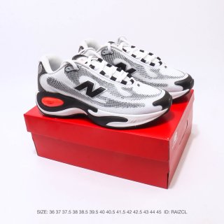 New Balance Sneaker M1000