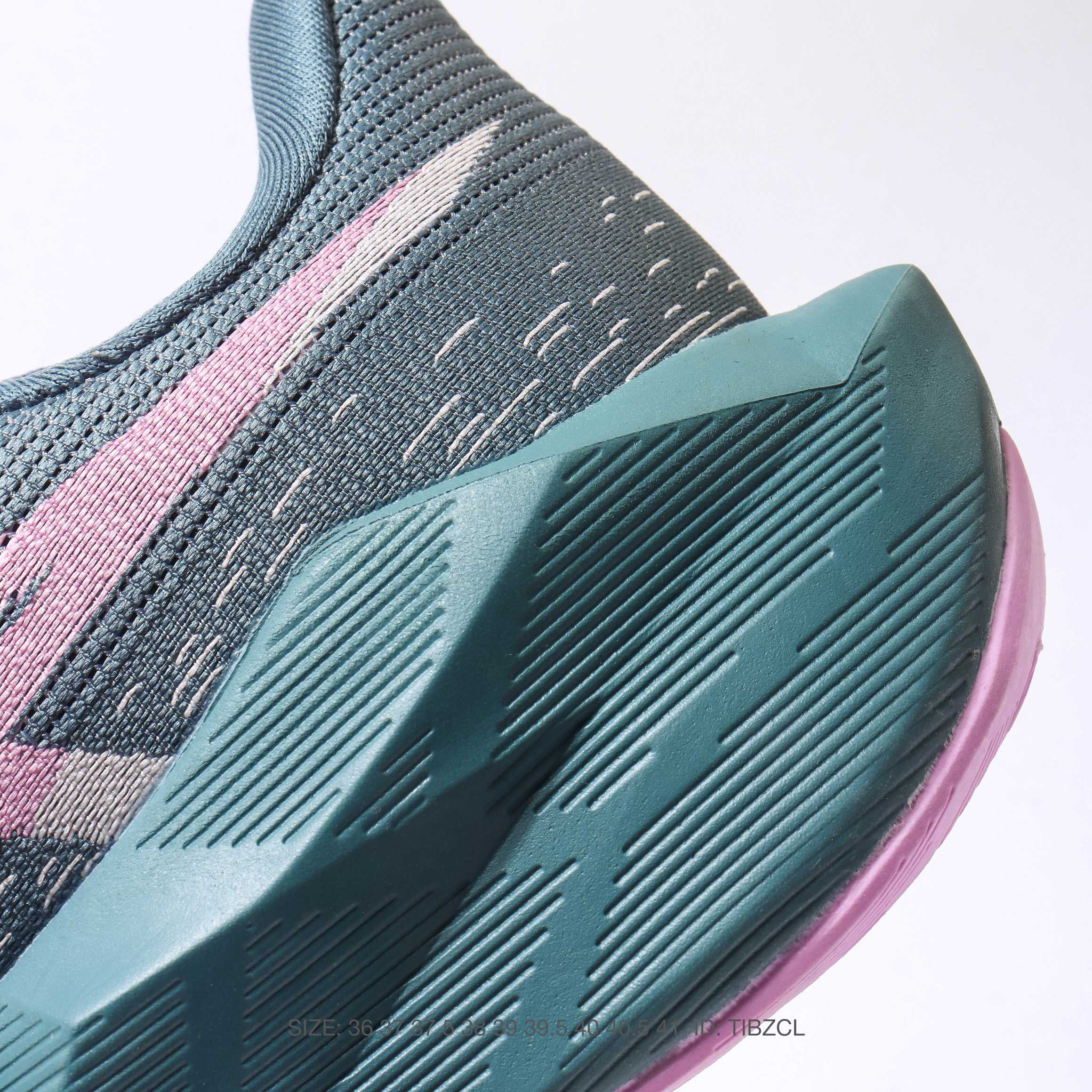 ASICS Novablast 5