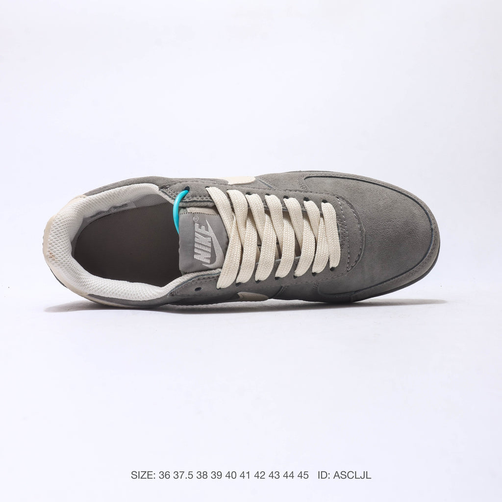 Nike Field General 82