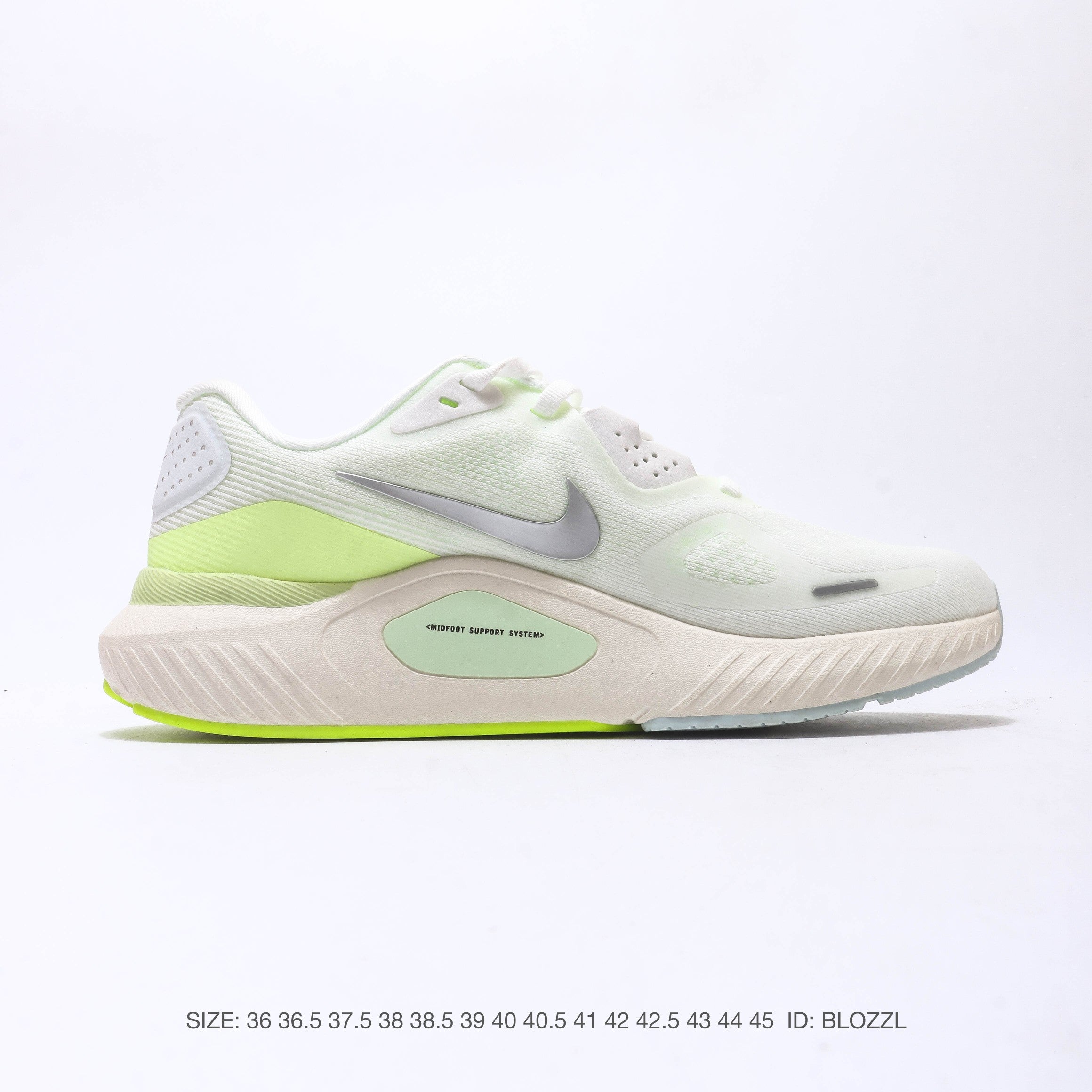 NIKE ZoomStructure 26