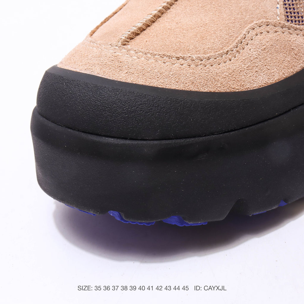 UGG Venture Daze