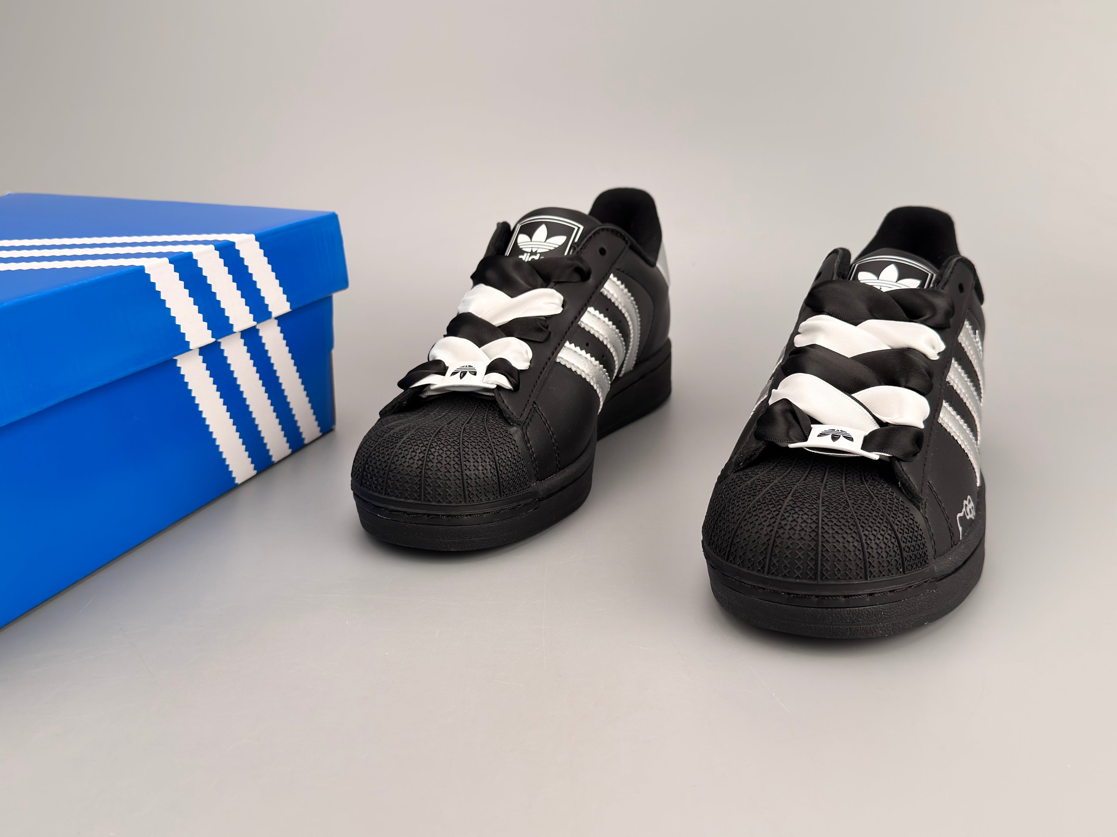 Adidas Superstar Lite