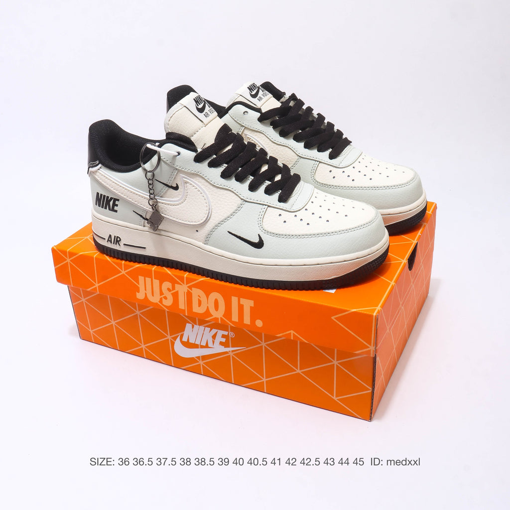 Nike Air Force 1 '07