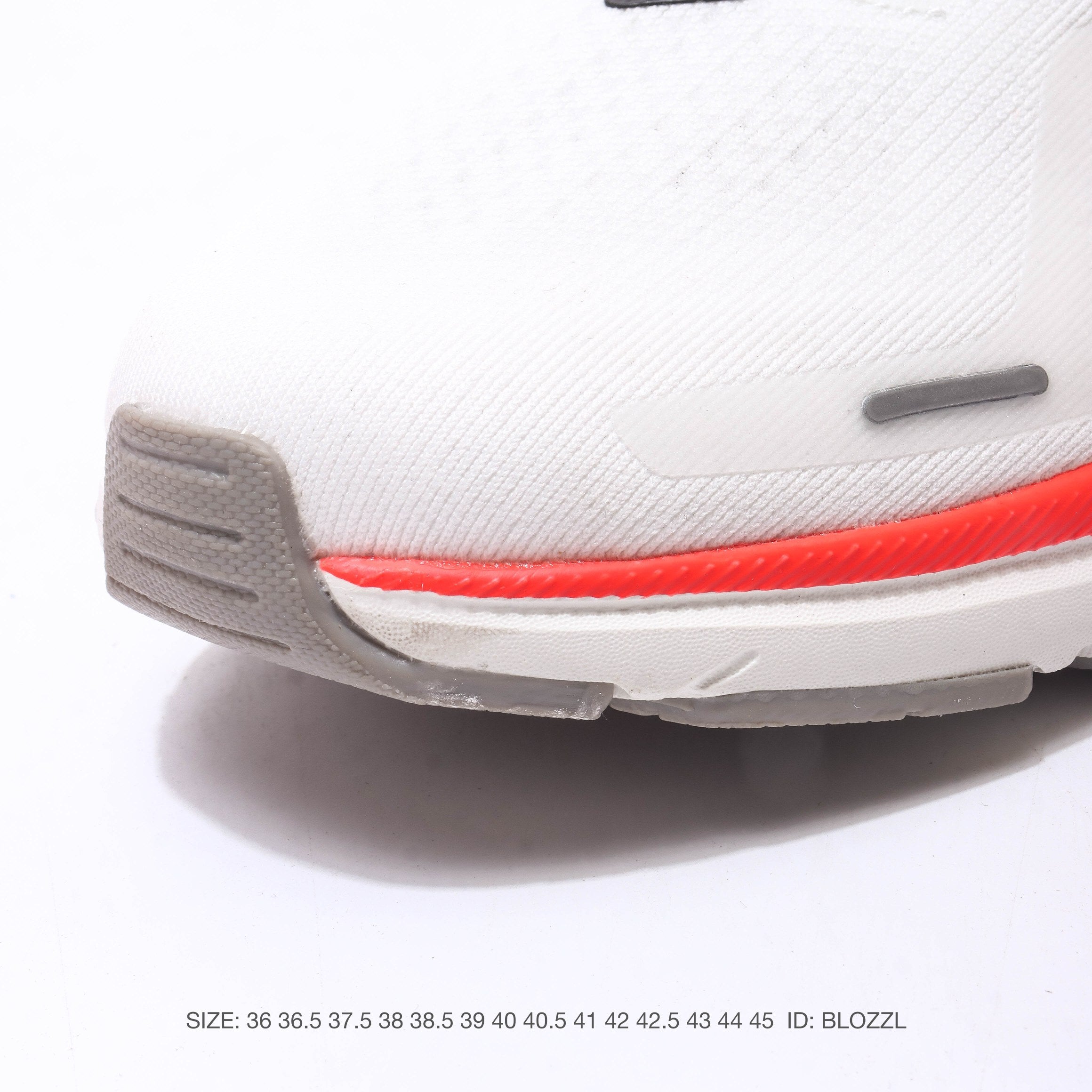NIKE ZoomStructure 26