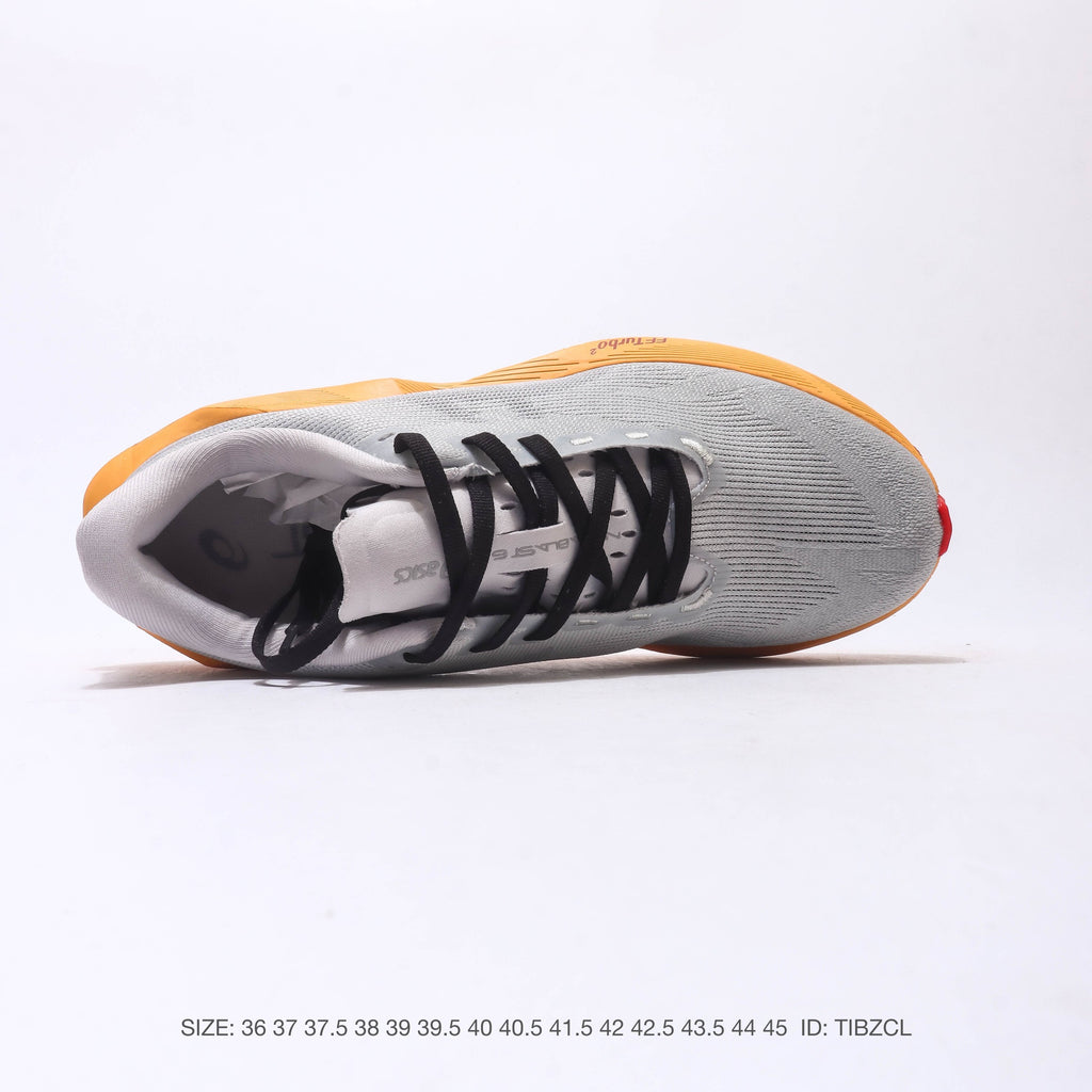 ASICS Novablast 5