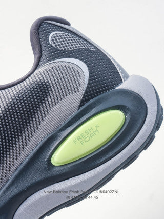 New Balance Sneaker M1000