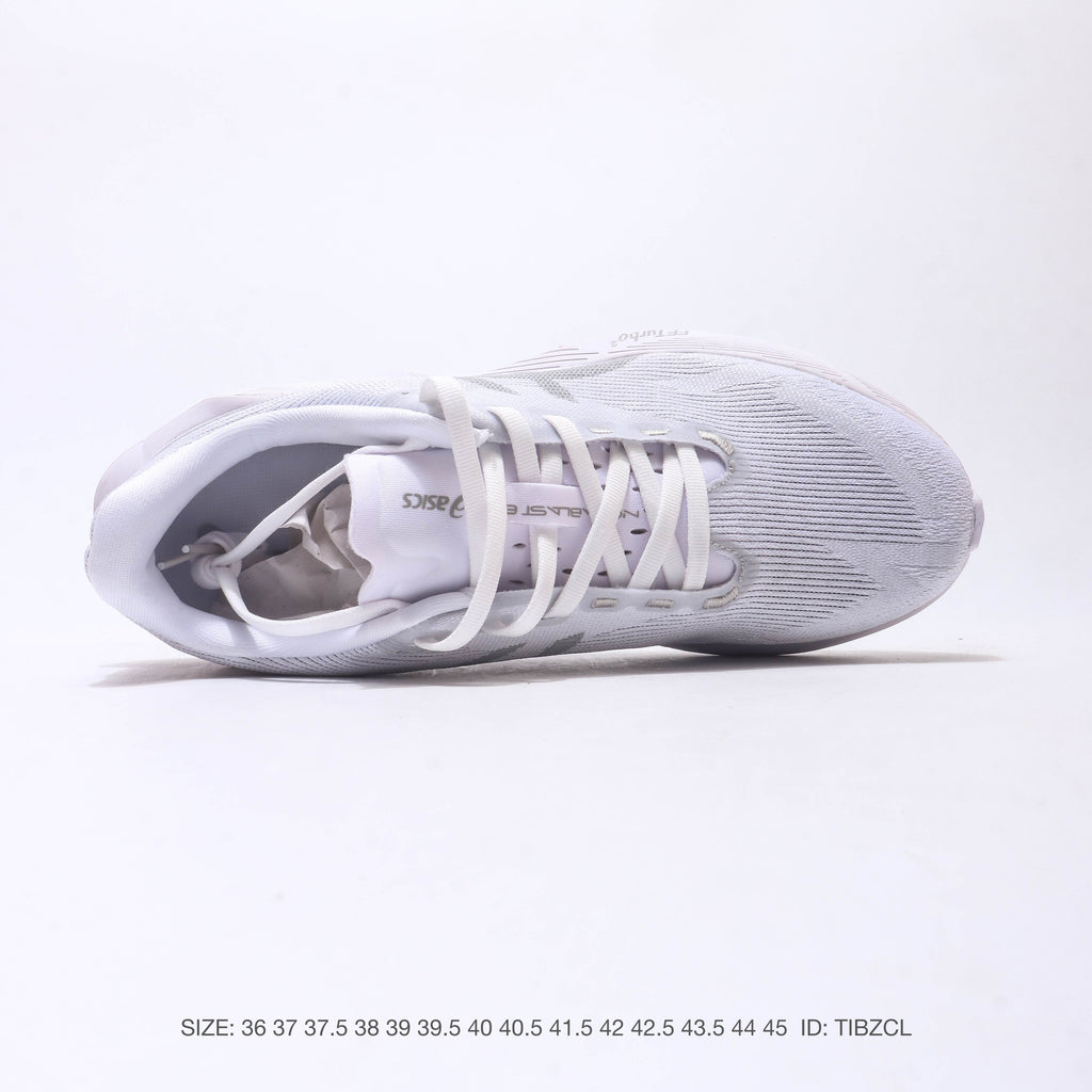 ASICS Novablast 5