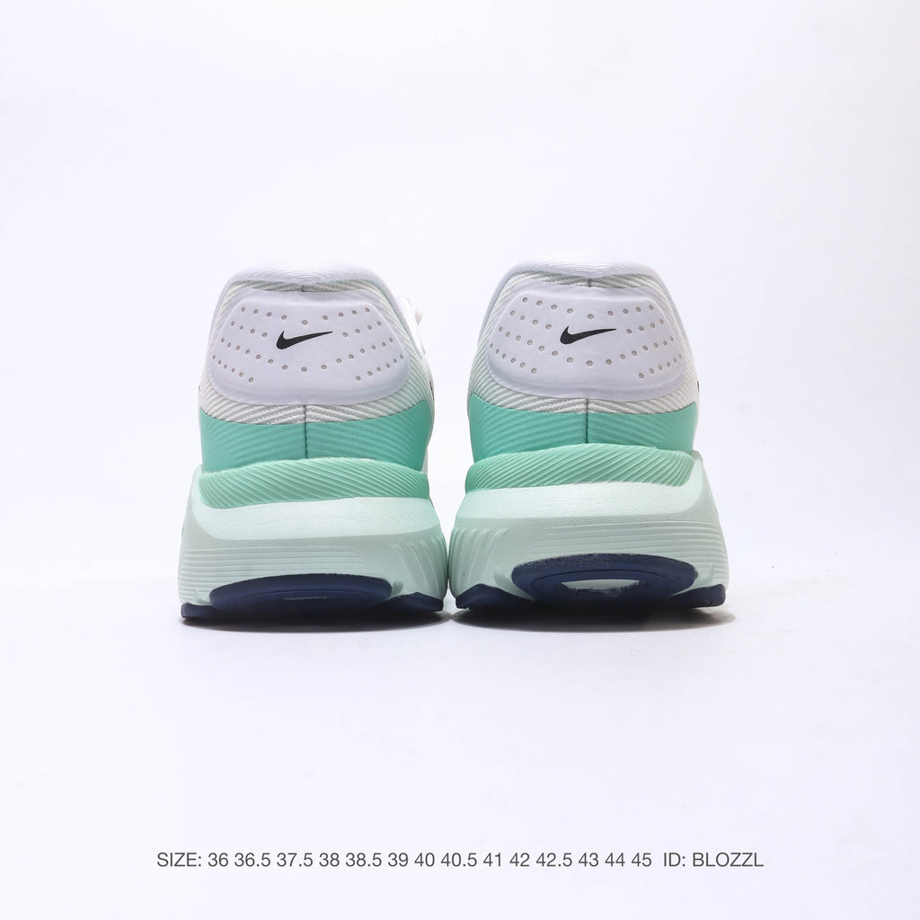 NIKE ZoomStructure 26
