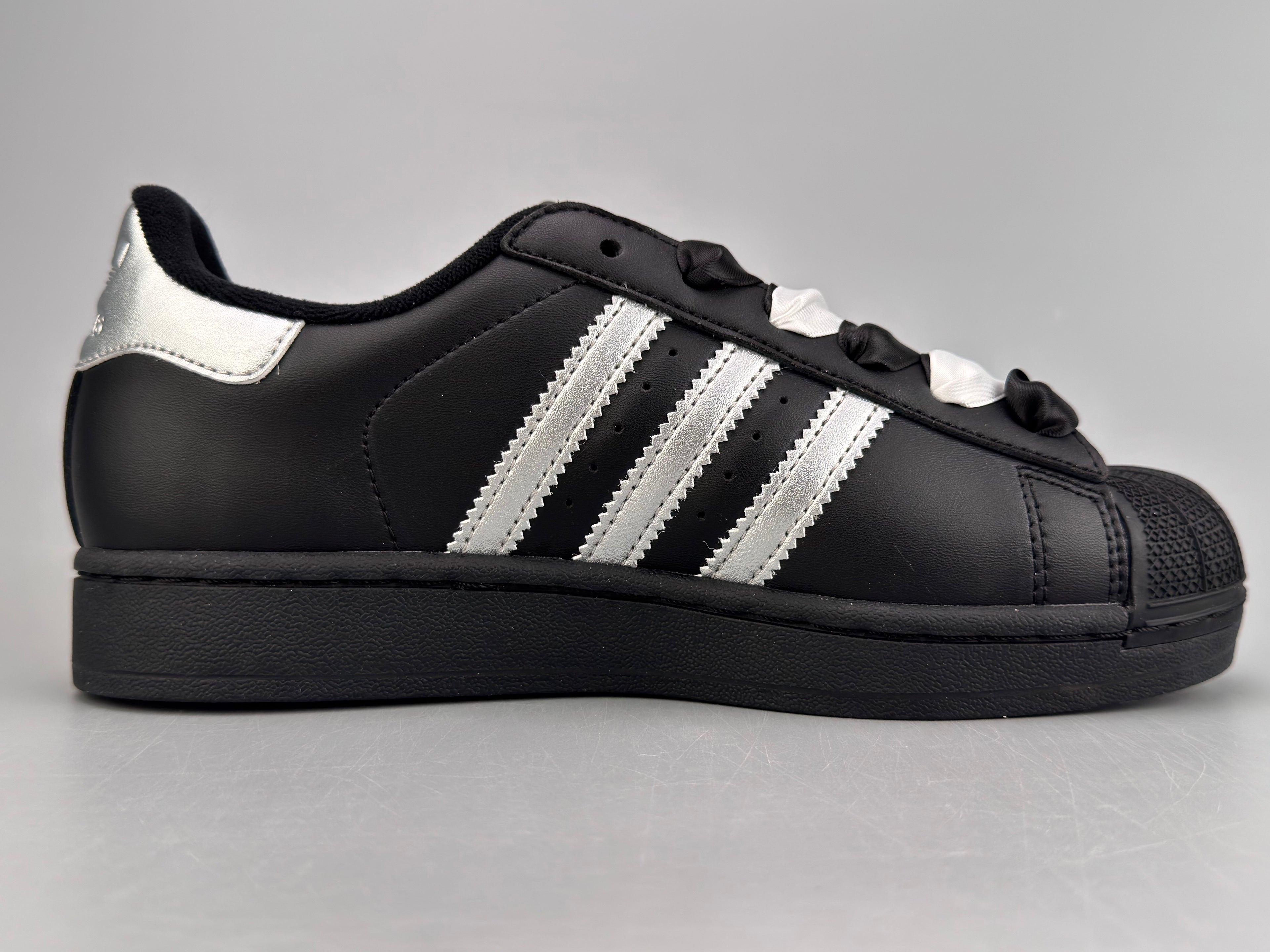 Adidas Superstar Lite