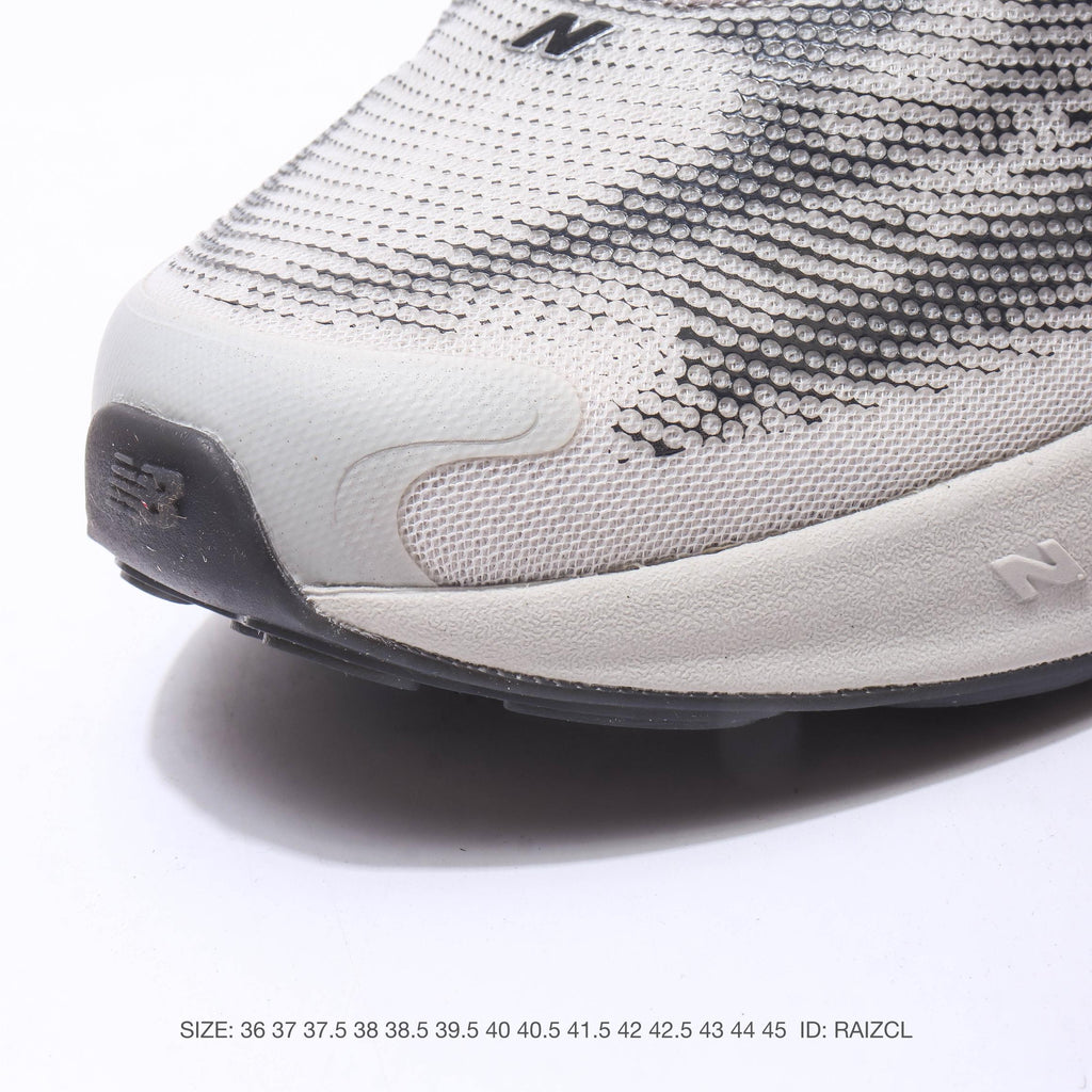 New Balance Sneaker M1000