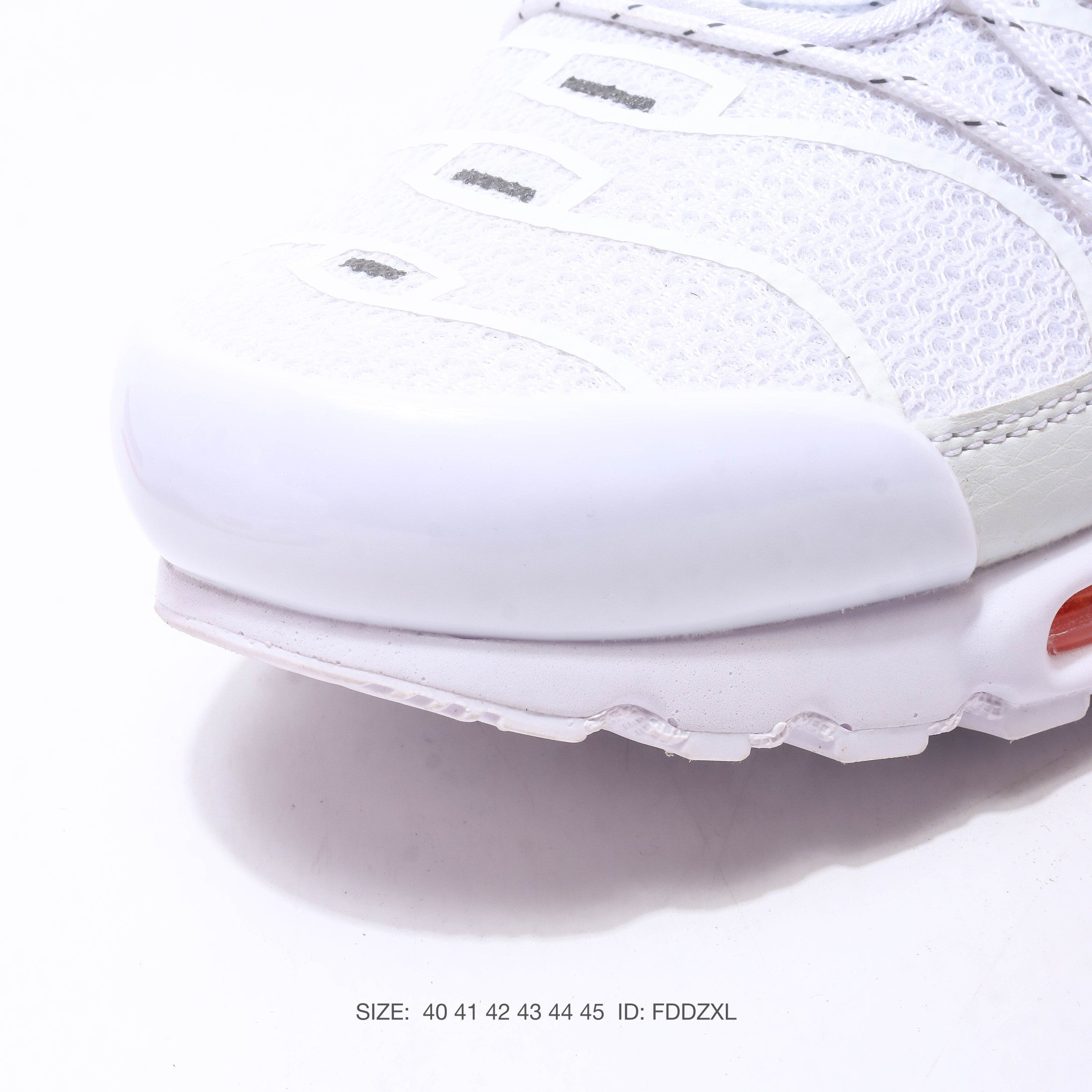 NIKE Air Max Plus Utility