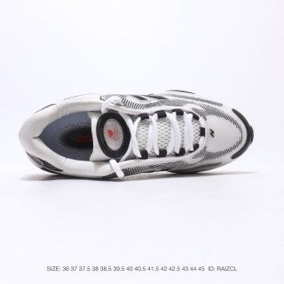 New Balance Sneaker M1000