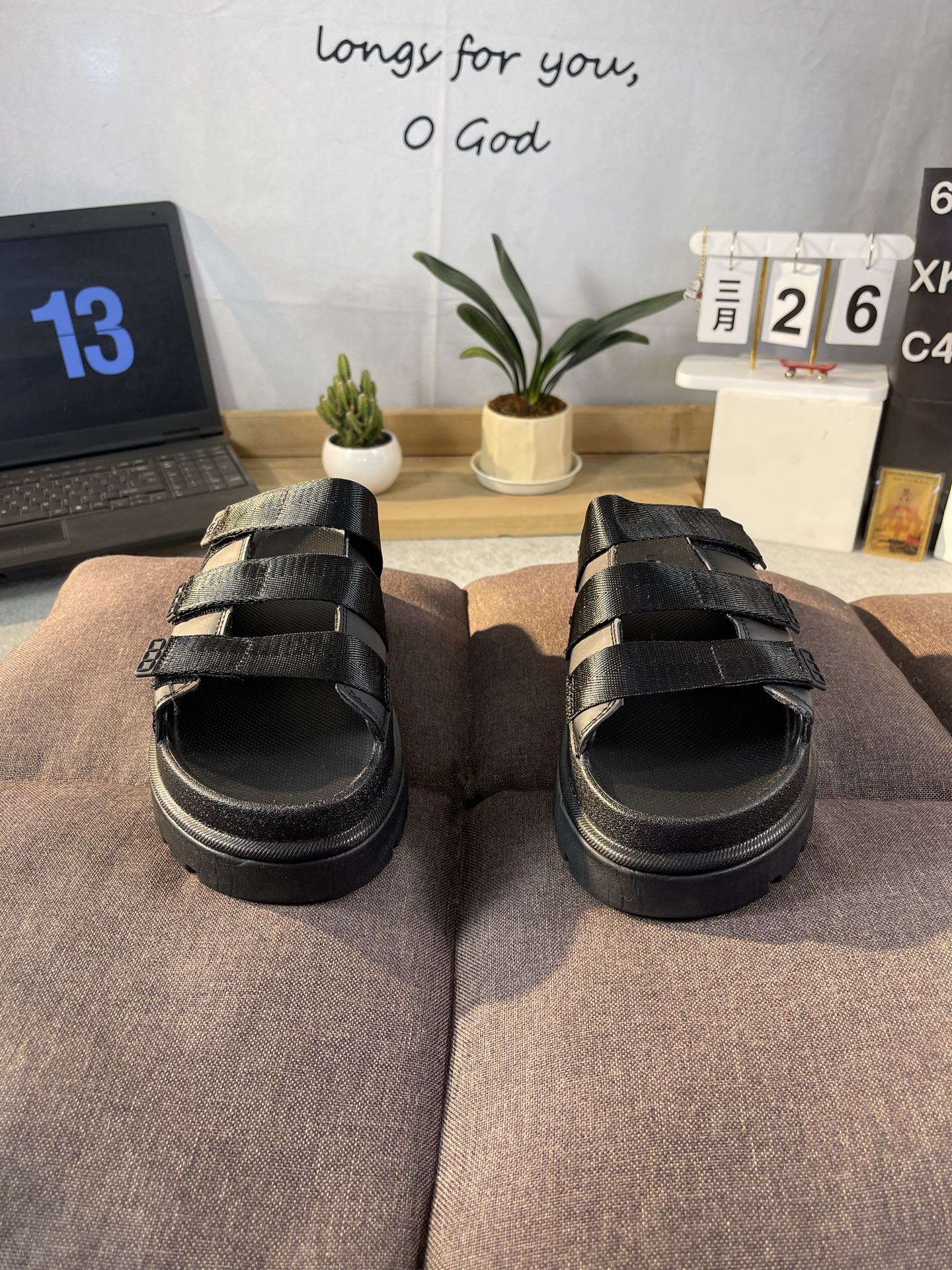 UGG Goldenglow Slides