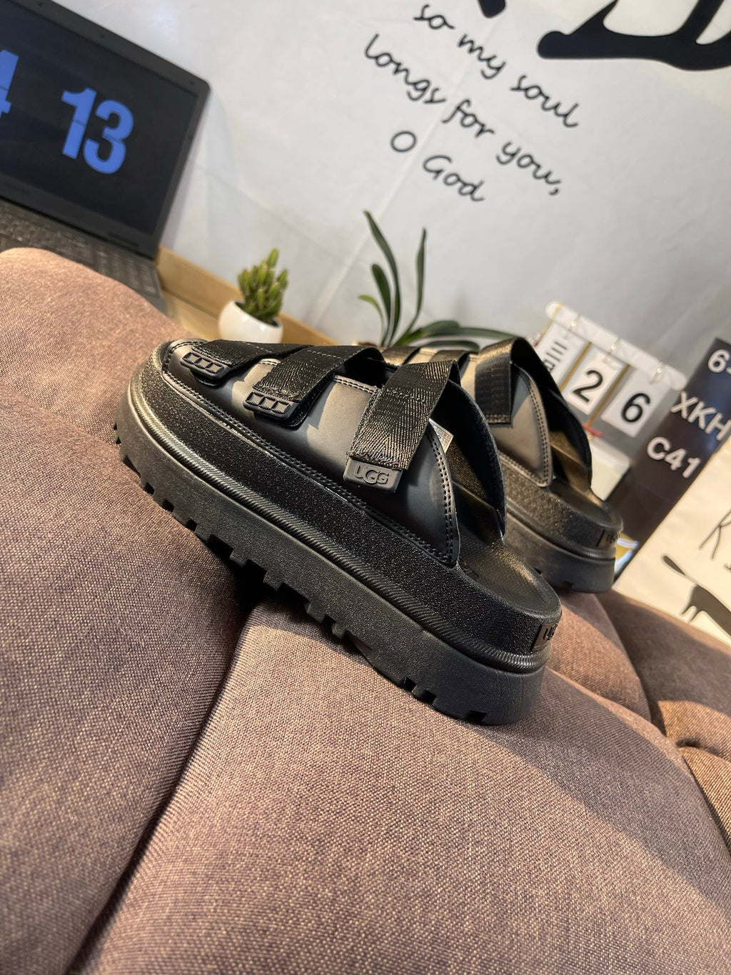 UGG Goldenglow Slides