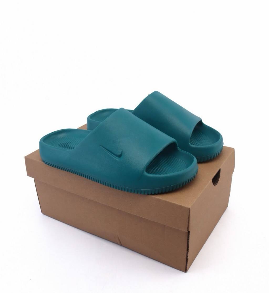 Nike Calm Slide