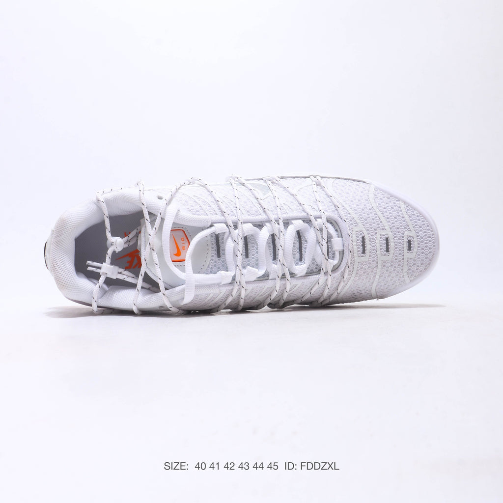 NIKE Air Max Plus Utility