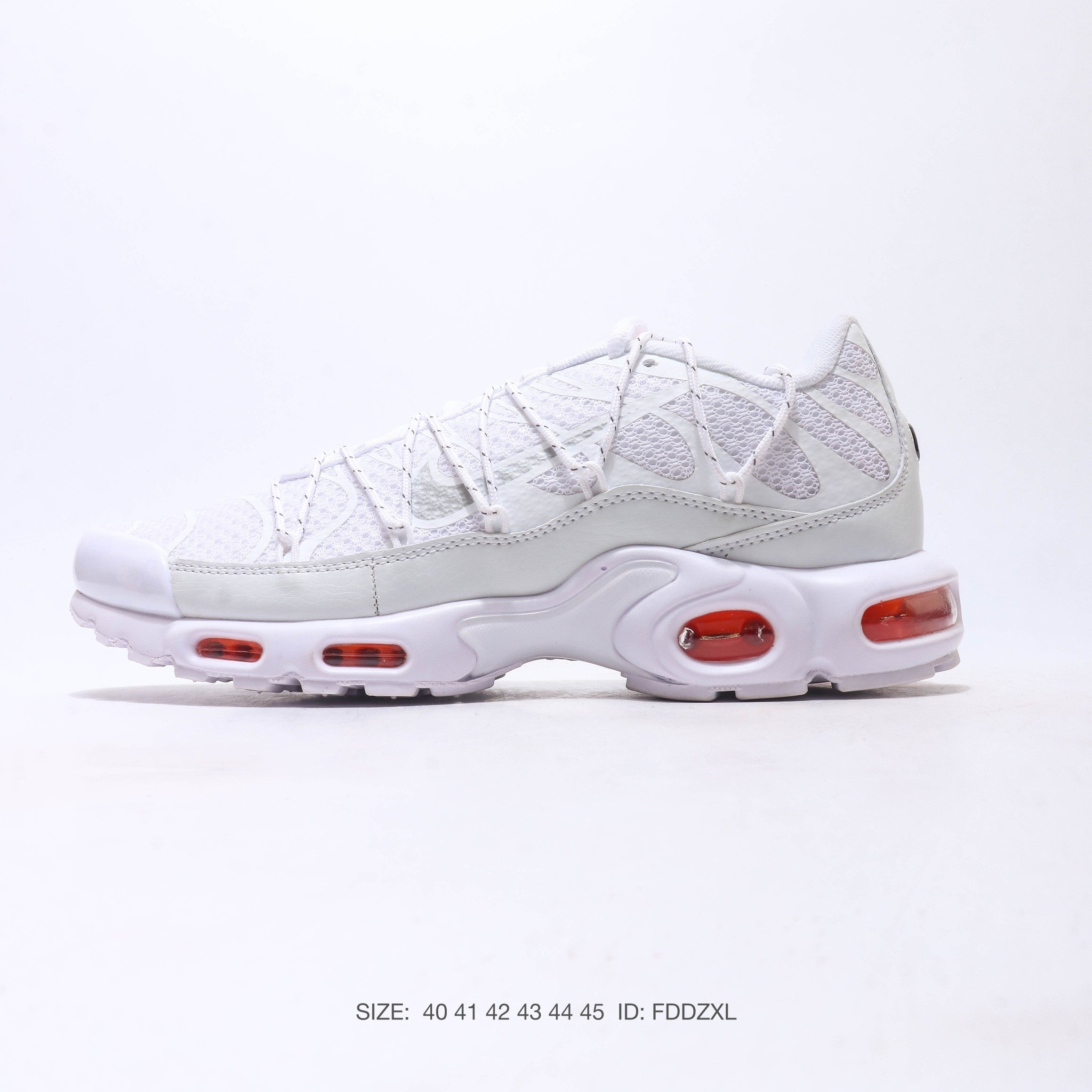 NIKE Air Max Plus Utility