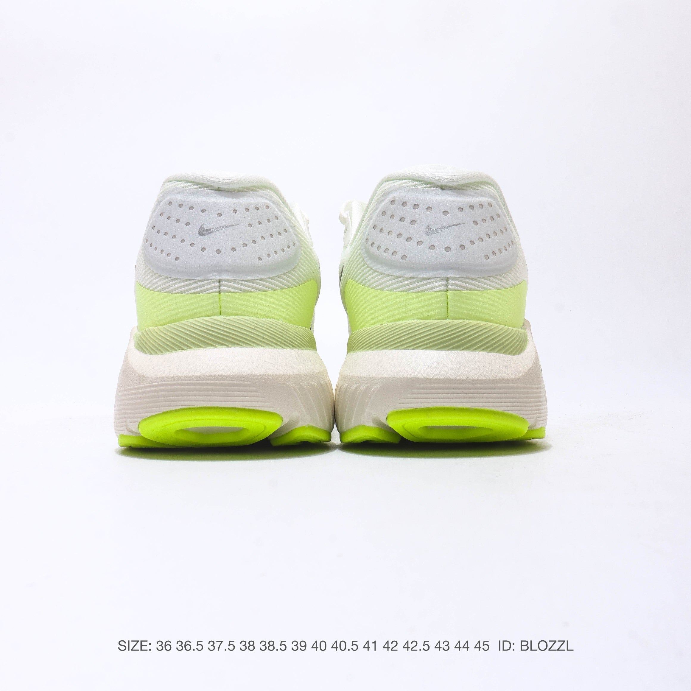 NIKE ZoomStructure 26