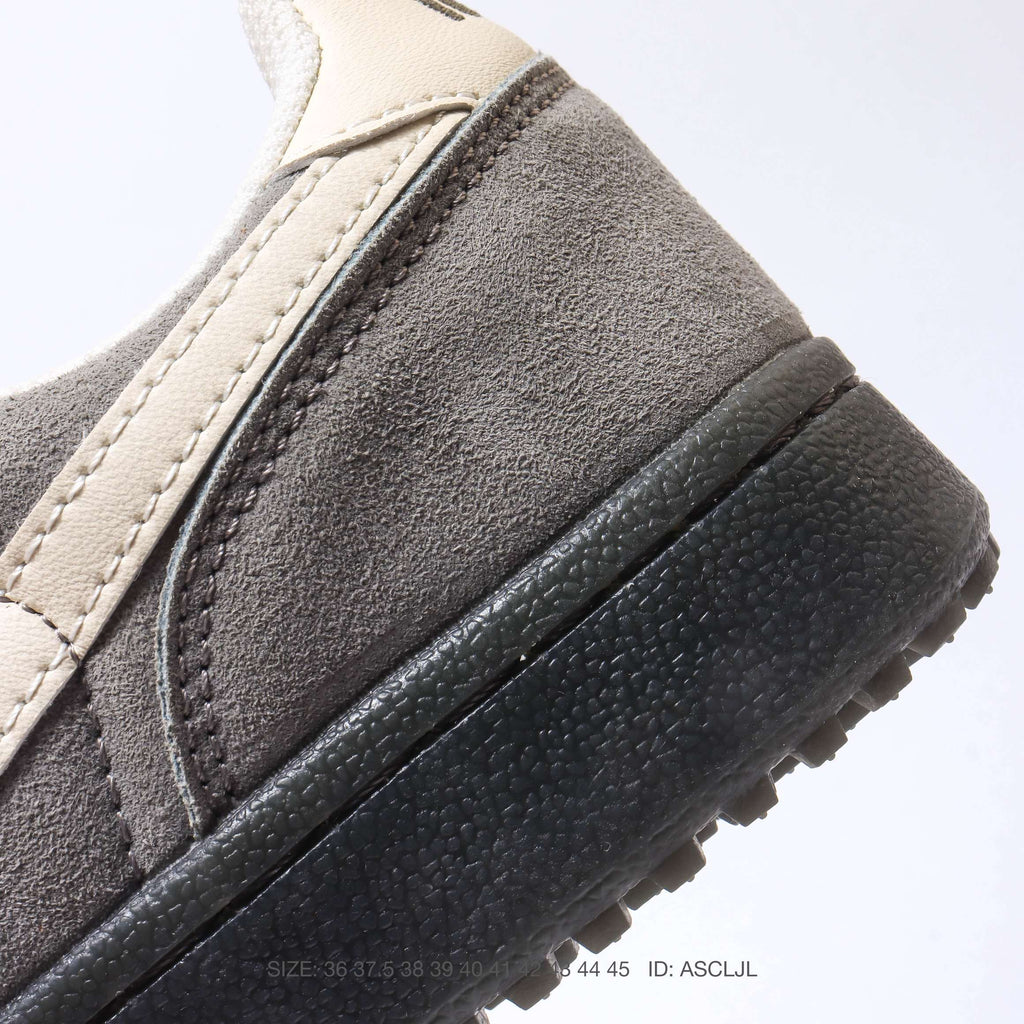 Nike Field General 82