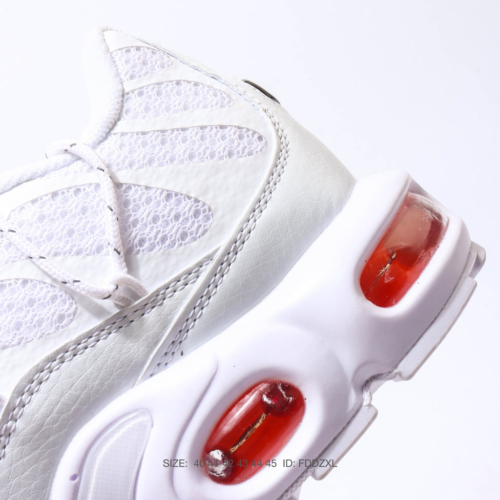 NIKE Air Max Plus Utility
