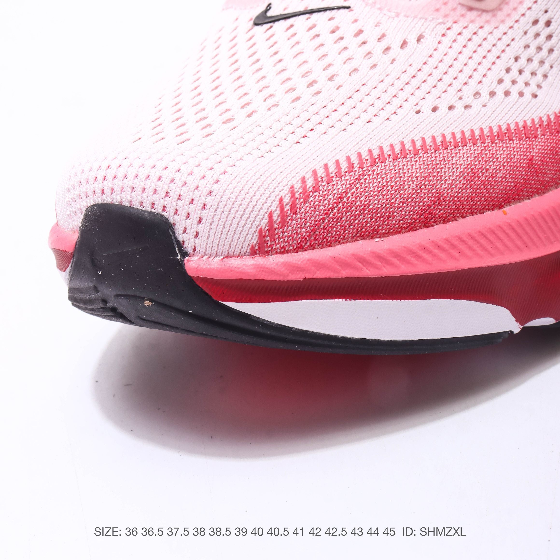 NIKE ZoomStructure 26